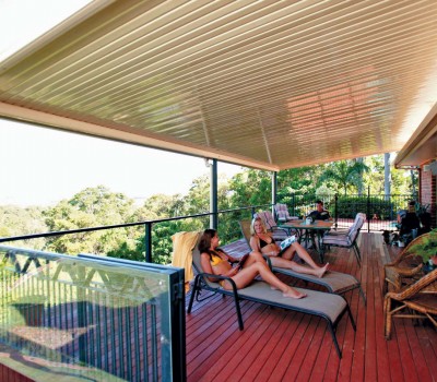 Flat roof patio raised at house for extra height