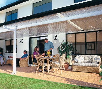 Flat verandah with overhang